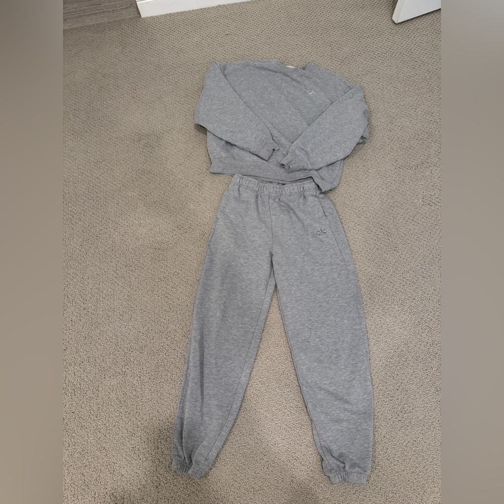 Gray Alo Sweatshirt and Sweatpants Set